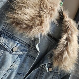Stoosh Light Wash Blue Denim Jean Jacket Removable Faux Fur Collar New